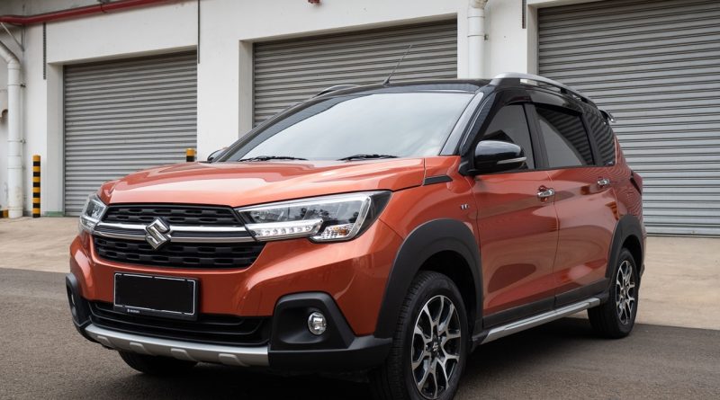 SUZUKI XL7 Laris Manis